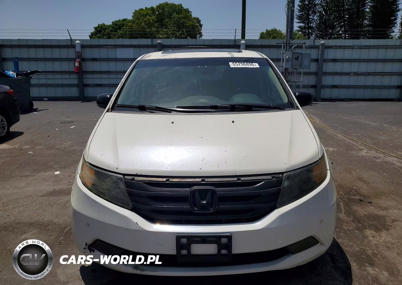 2012 Honda Odyssey Touring VIN:5FNRL5H90CB143275 - 5