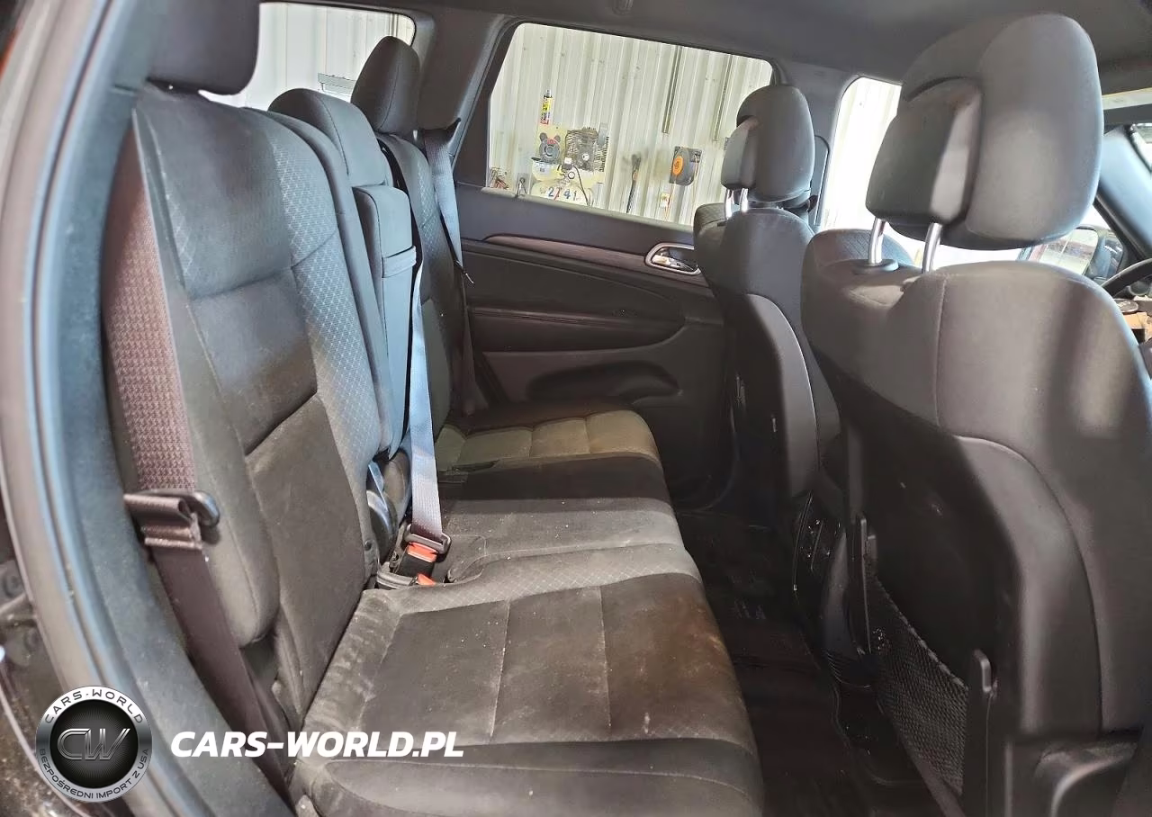 2019 Jeep Grand Cherokee Laredo VIN:1C4RJFAG0KC837383 - 10