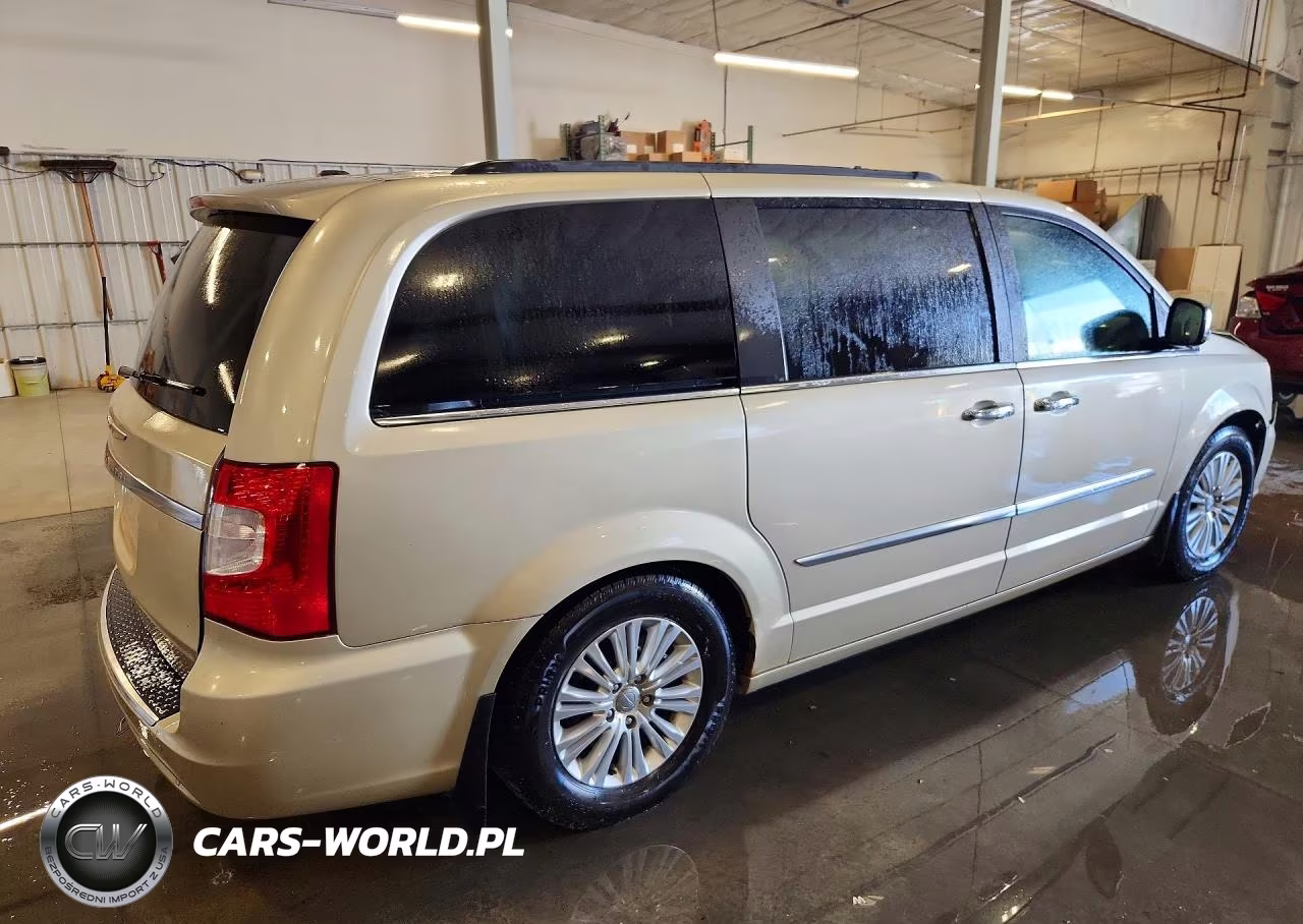2012 Chrysler Town & Country Touring L VIN:2C4RC1CG4CR118849 - 3