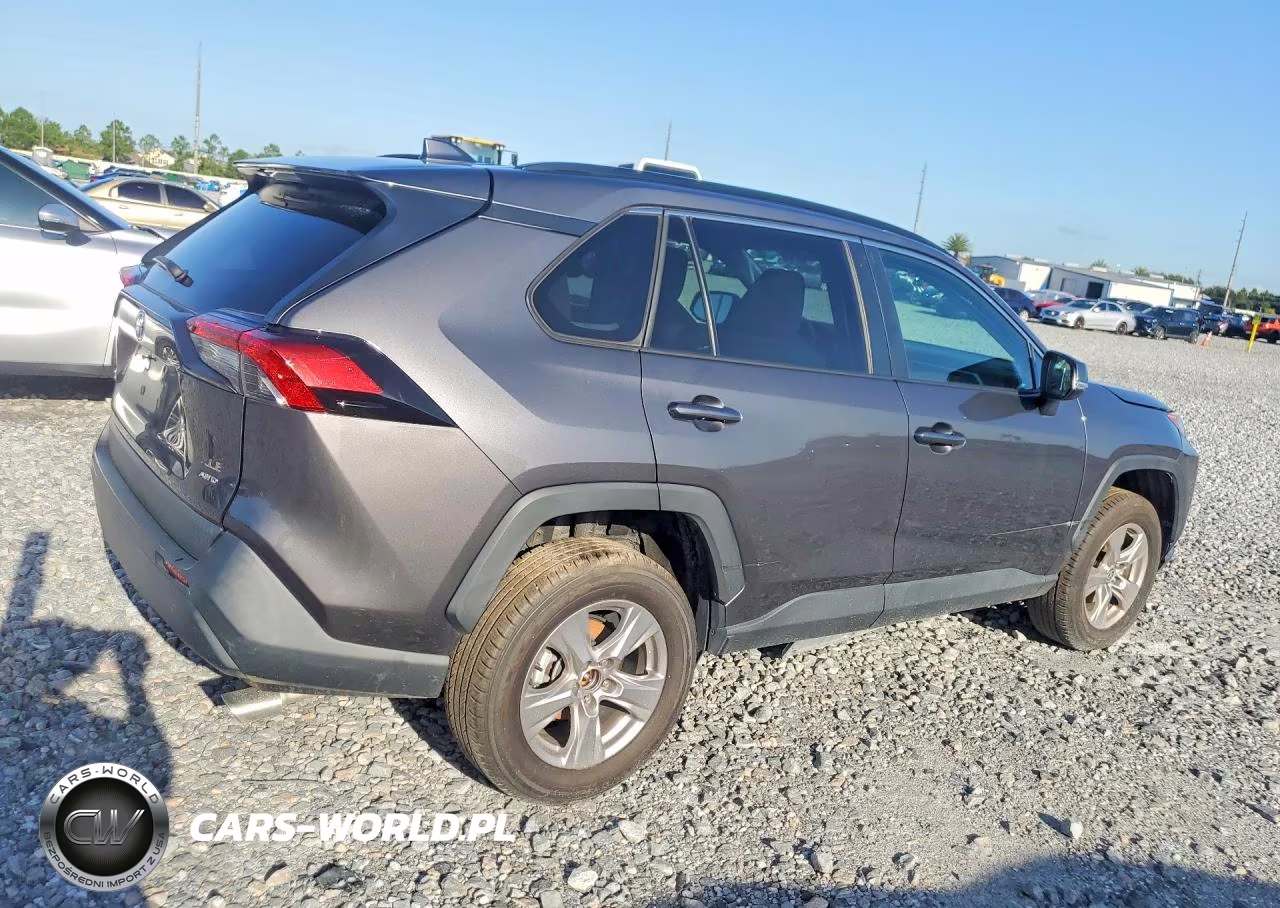 2023 Toyota Rav4 Xle VIN:2T3P1RFV1PW353064 - 3
