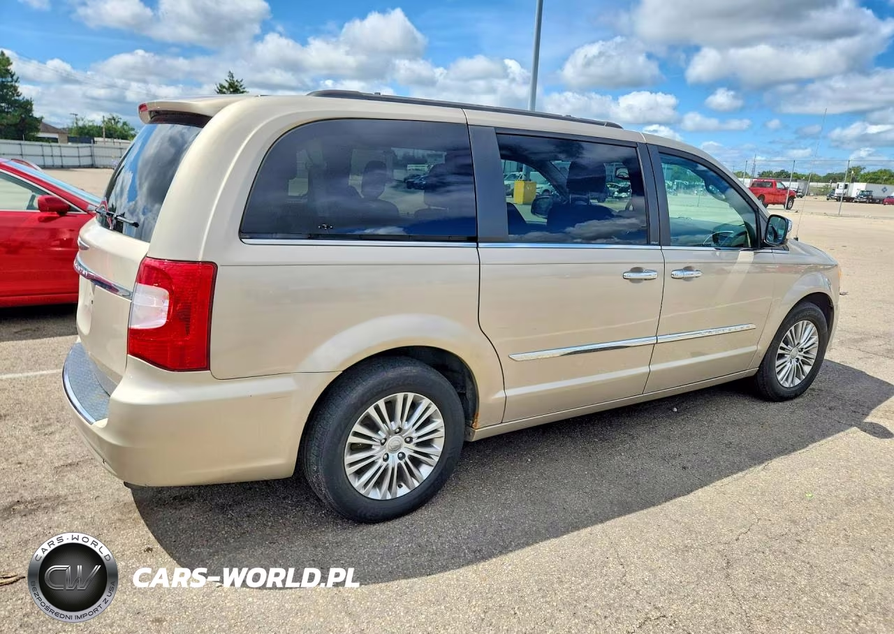 2013 Chrysler Town & Country Touring L VIN:2C4RC1CG9DR661003 - 3