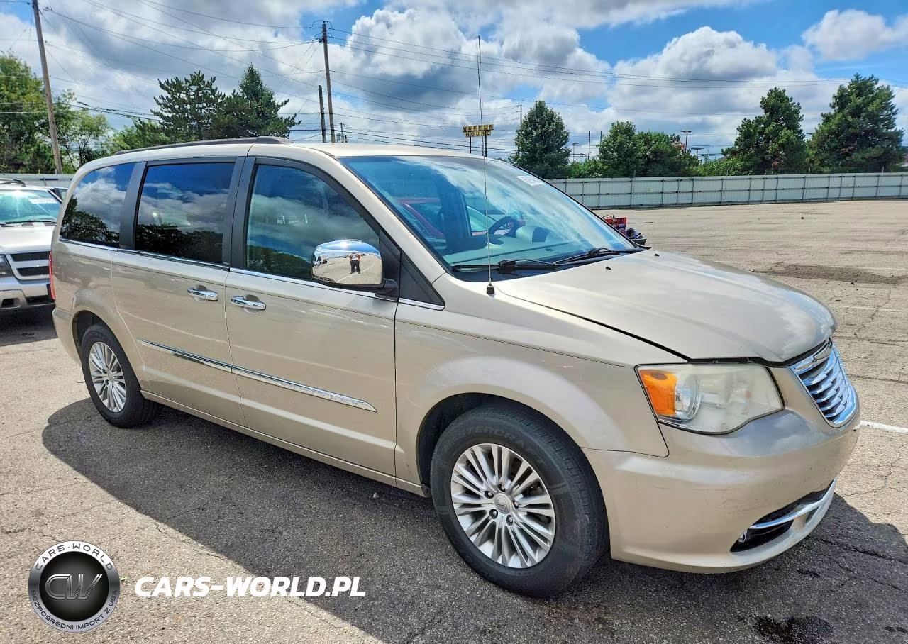 2013 Chrysler Town & Country Touring L VIN:2C4RC1CG9DR661003 - 4