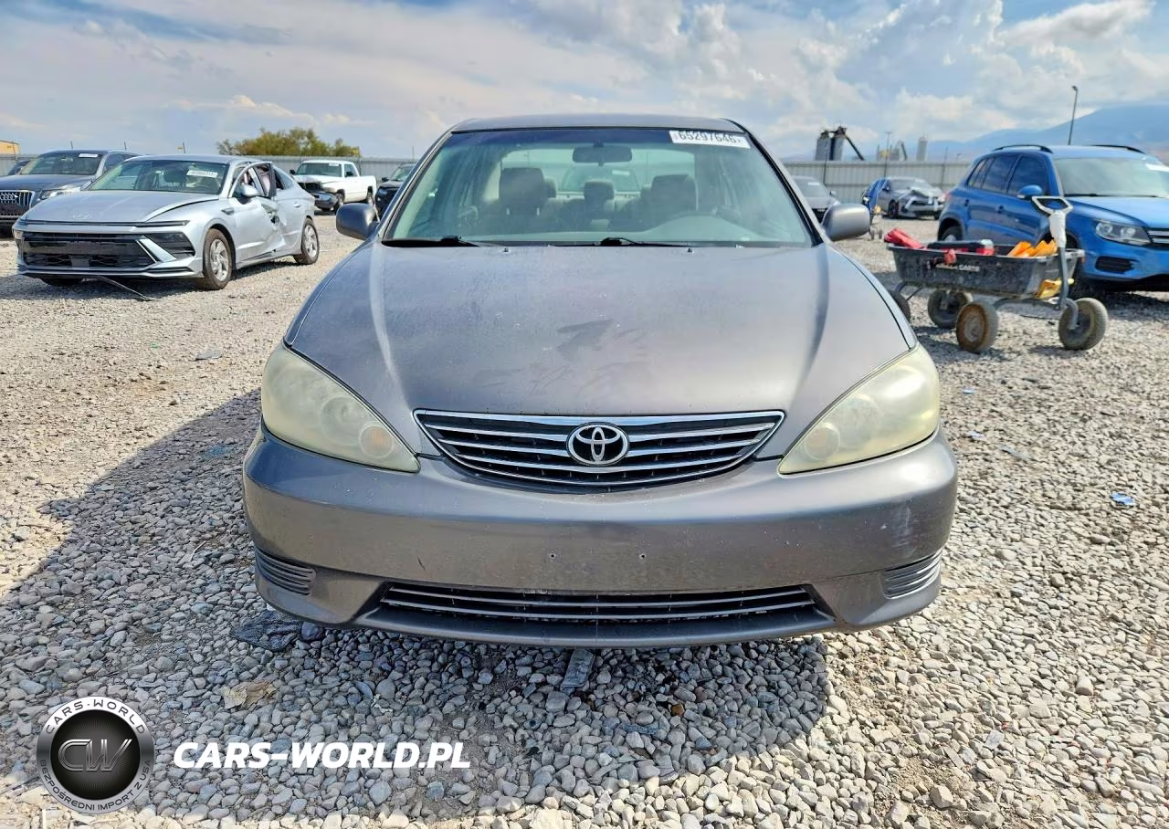 2005 Toyota Camry Le VIN:4T1BE32K05U605173 - 5