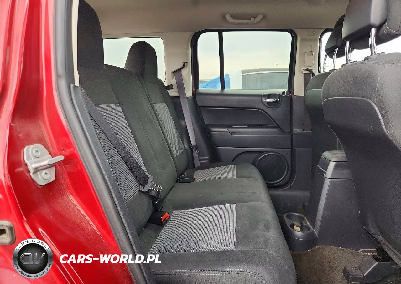 2016 Jeep Patriot Sport VIN:1C4NJPBB8GD683840 - 10