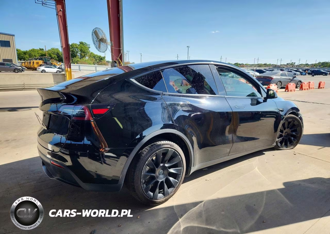 2021 Tesla Model Y VIN:5YJYGDEE7MF245606 - 3