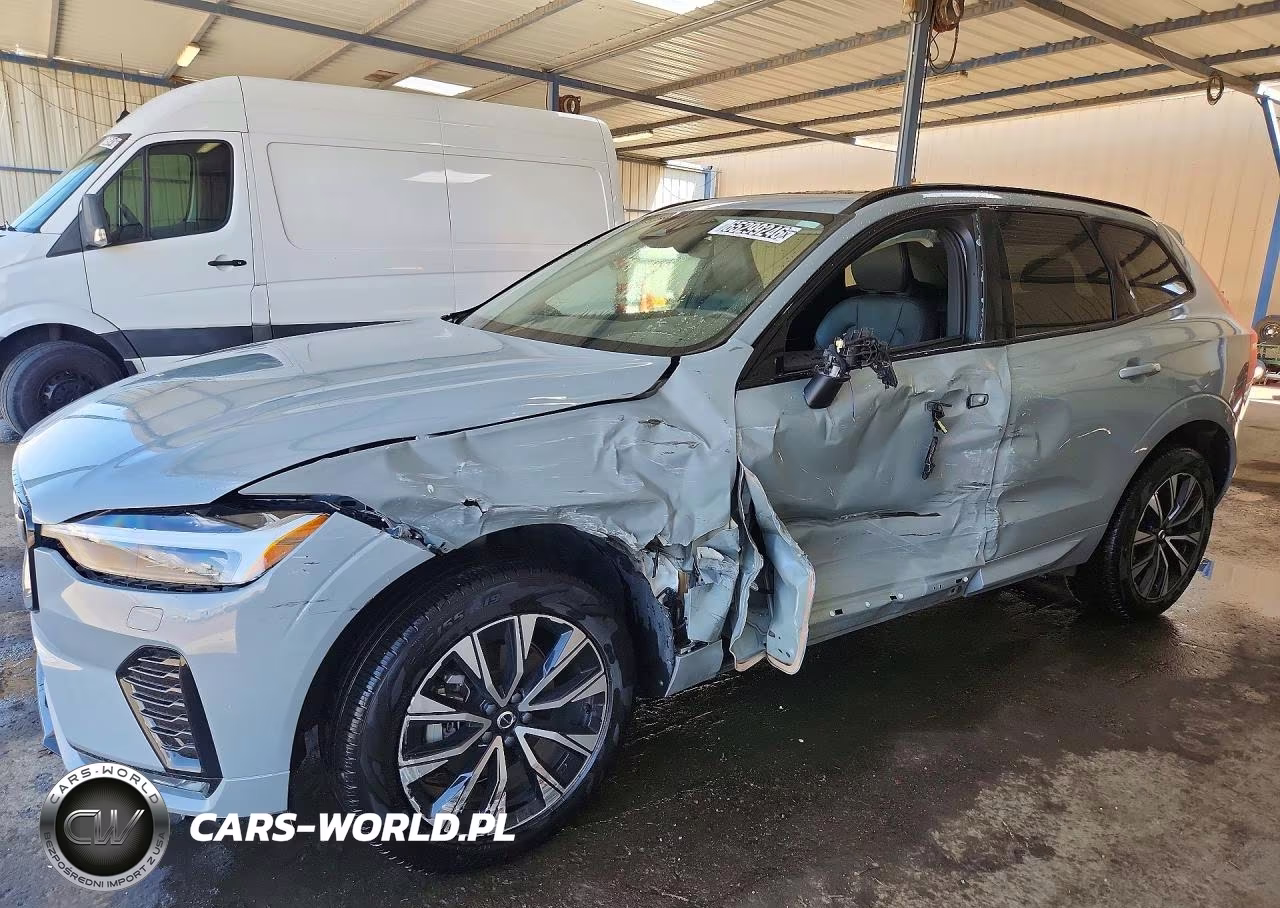 2025 Volvo Xc60 Core – zdjęcie 1 z 13