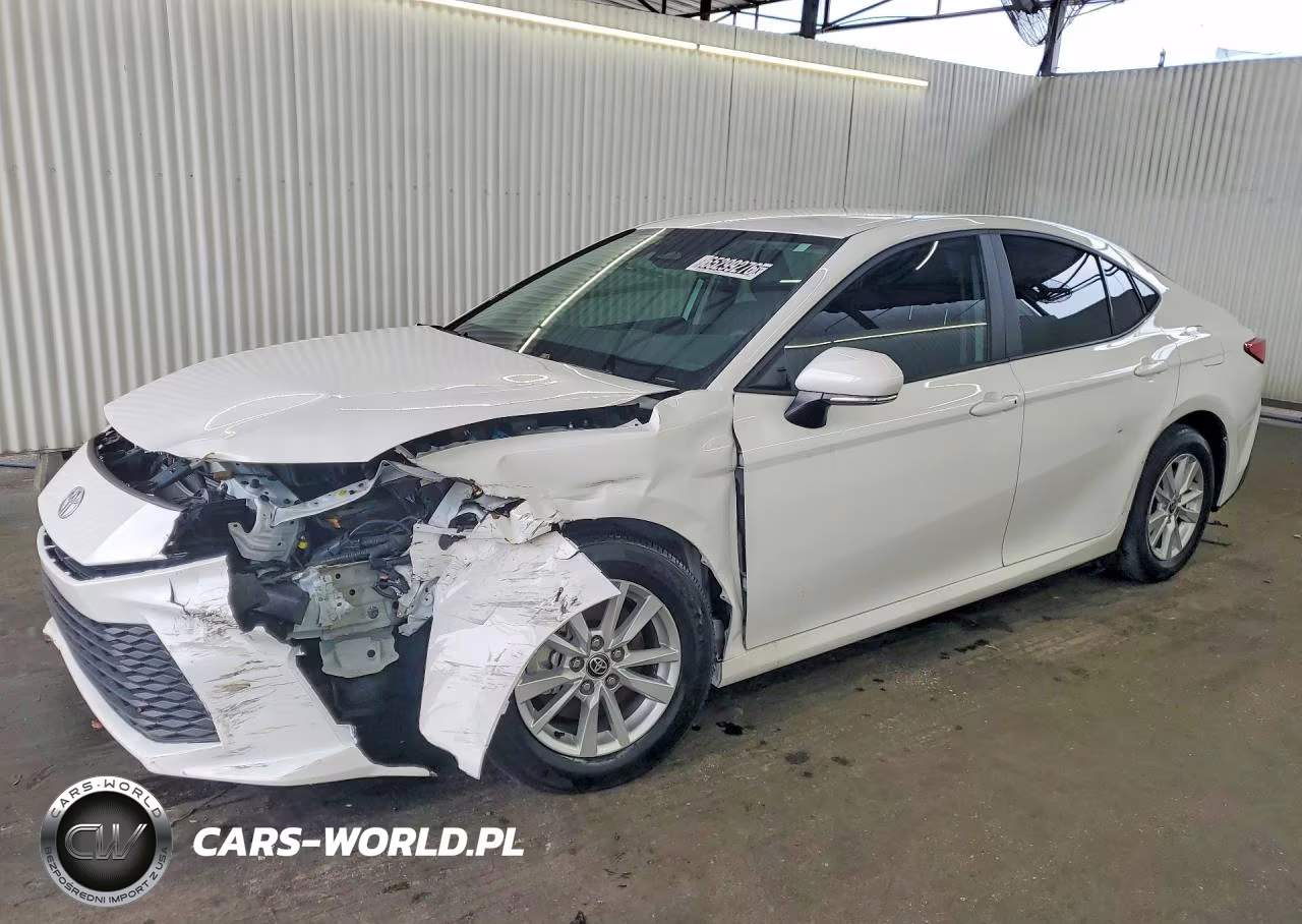 2025 Toyota Camry Le – zdjęcie 1 z 12