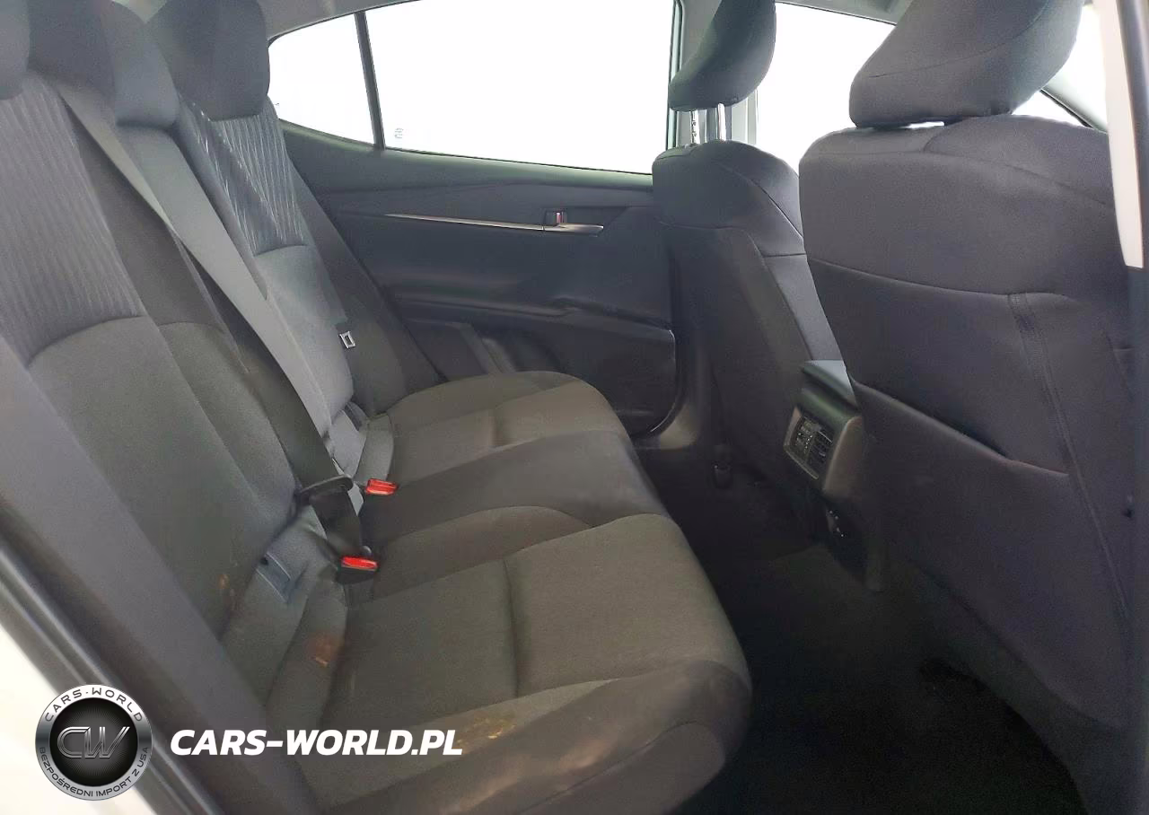 2025 Toyota Camry Le VIN:4T1DAACKXSU196313 - 10