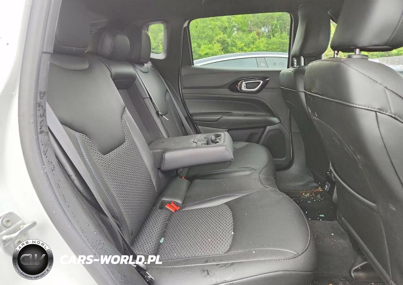 2025 Jeep Compass Latitude VIN:3C4NJDBN3ST559759 - 11
