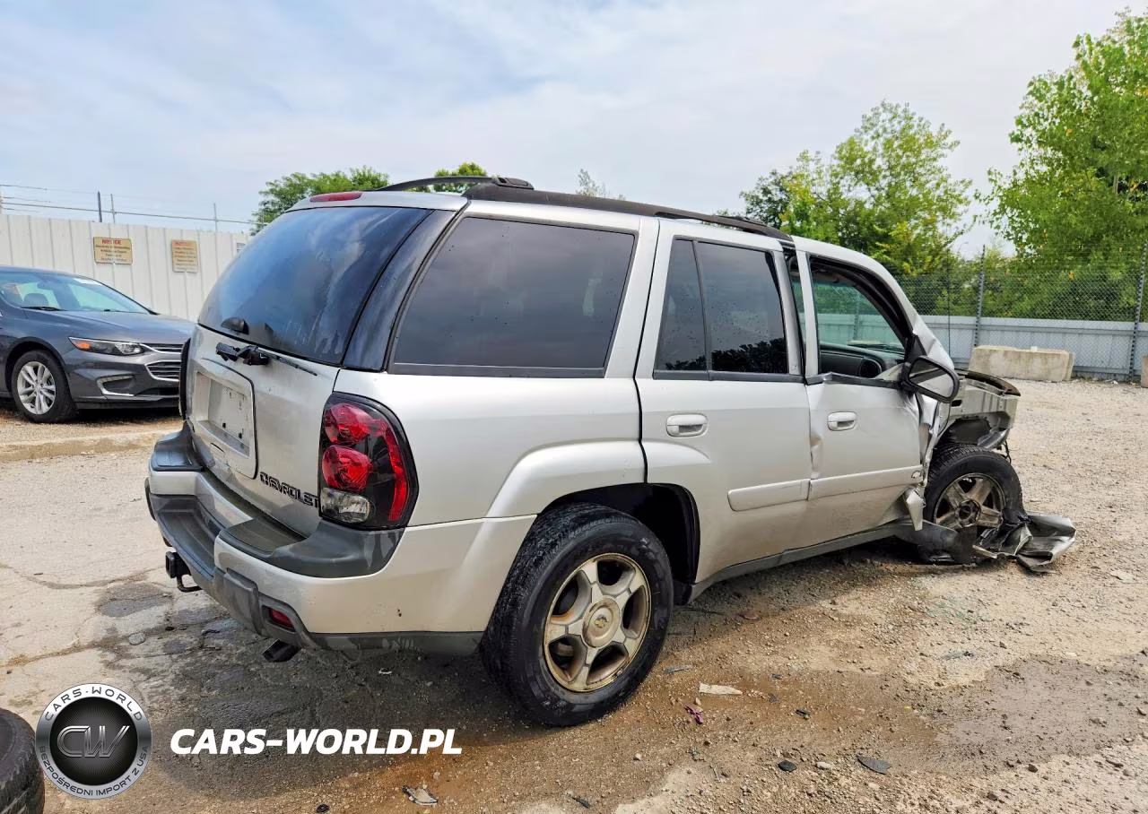 2004 Chevrolet Trailblazer Ls VIN:1GNDT13S142394024 - 3