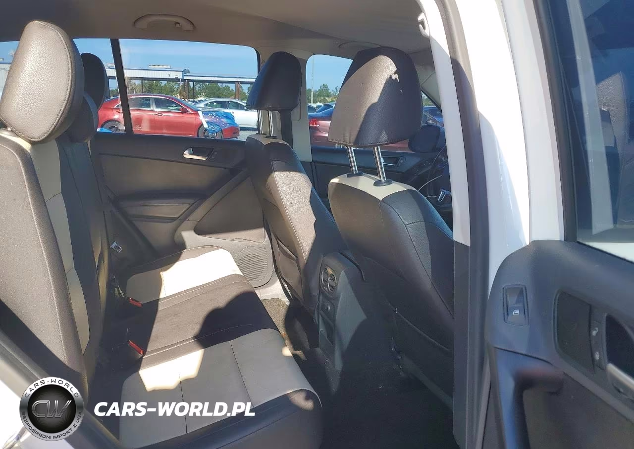 2017 Volkswagen Tiguan S VIN:WVGAV7AX5HW512349 - 11