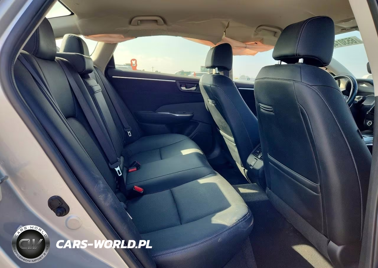 2018 Honda Clarity Touring VIN:JHMZC5F3XJC004147 - 10