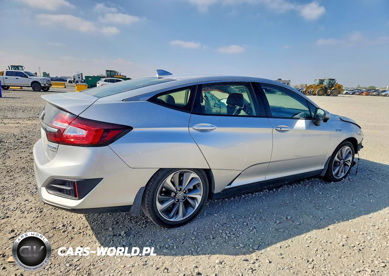 2018 Honda Clarity Touring VIN:JHMZC5F3XJC004147 - 3