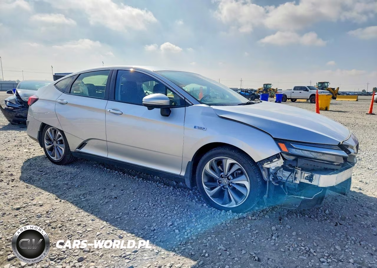 2018 Honda Clarity Touring VIN:JHMZC5F3XJC004147 - 4