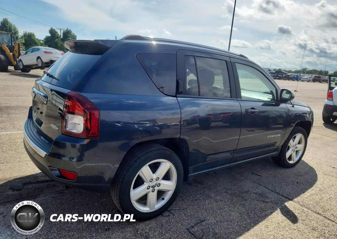 2014 Jeep Compass Latitude VIN:1C4NJCEA0ED889159 - 3