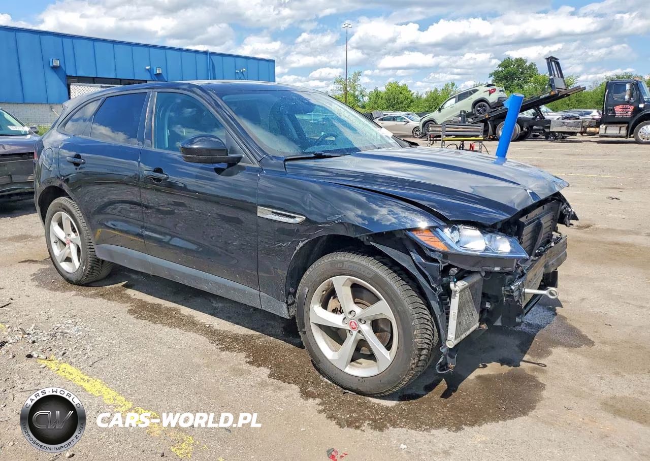 2018 Jaguar F-Pace Premium VIN:SADCJ2GX7JA235343 - 4