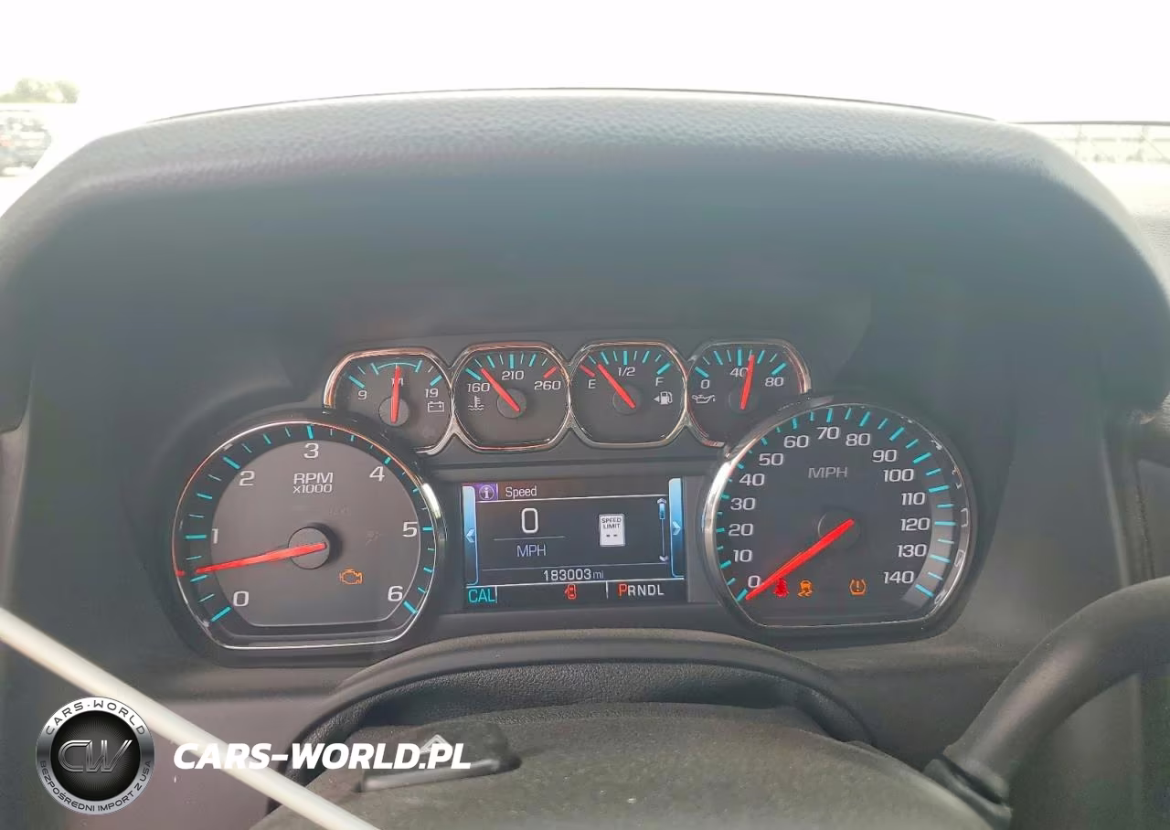 2018 Chevrolet Suburban K1500 Premier VIN:1GNSKJKC2JR191263 - 9