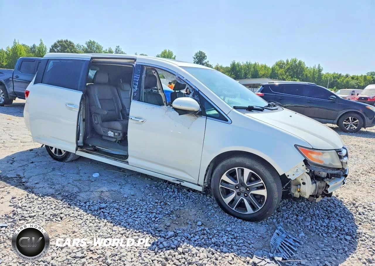2016 Honda Odyssey Touring VIN:5FNRL5H93GB031530 - 3