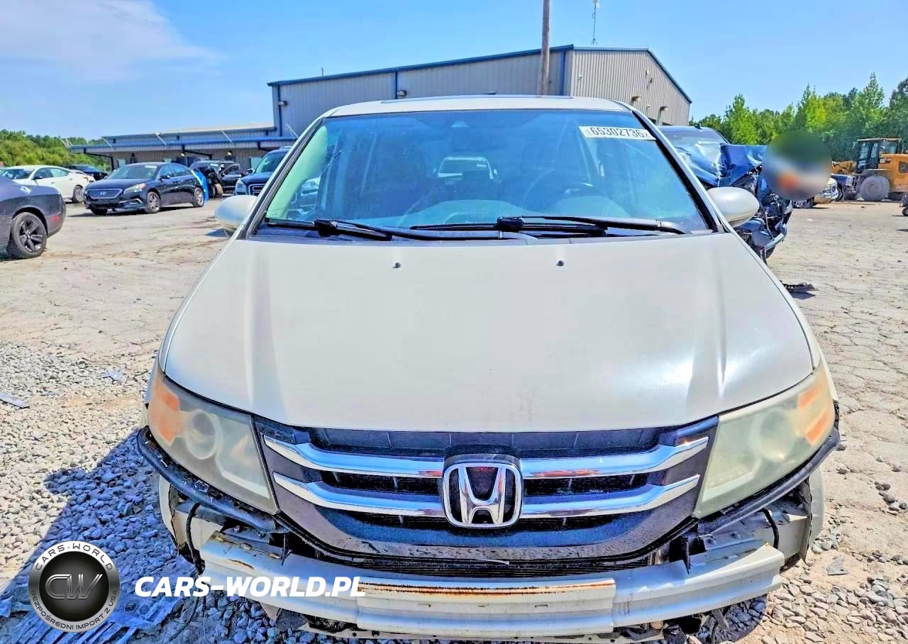 2016 Honda Odyssey Touring VIN:5FNRL5H93GB031530 - 4
