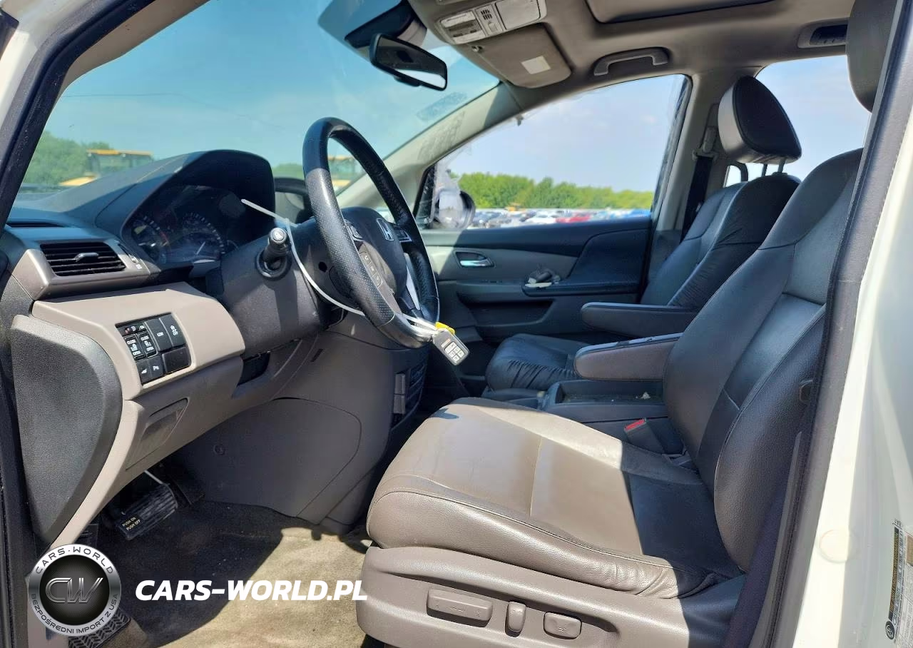 2016 Honda Odyssey Touring VIN:5FNRL5H93GB031530 - 6