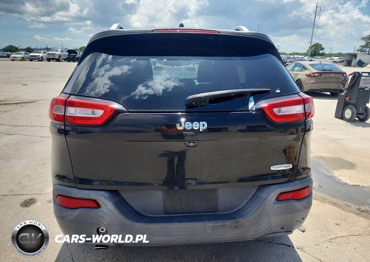 2016 Jeep Cherokee Latitude VIN:1C4PJLCB2GW164898 - 6