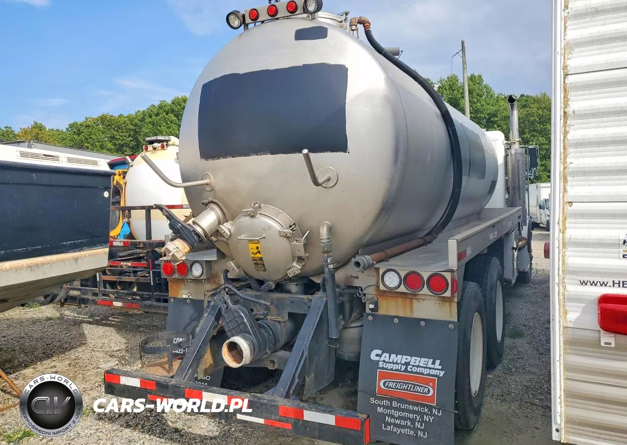 2002 Peterbilt 330 VIN:2NPNLD9X72M580835 - 3