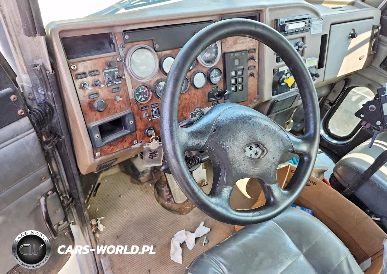 2002 Peterbilt 330 VIN:2NPNLD9X72M580835 - 8