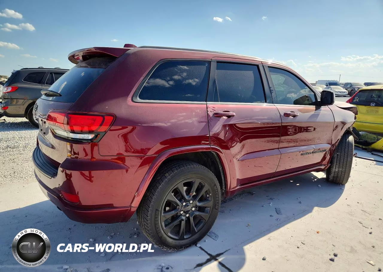 2019 Jeep Grand Cherokee Laredo VIN:1C4RJEAG7KC571581 - 3