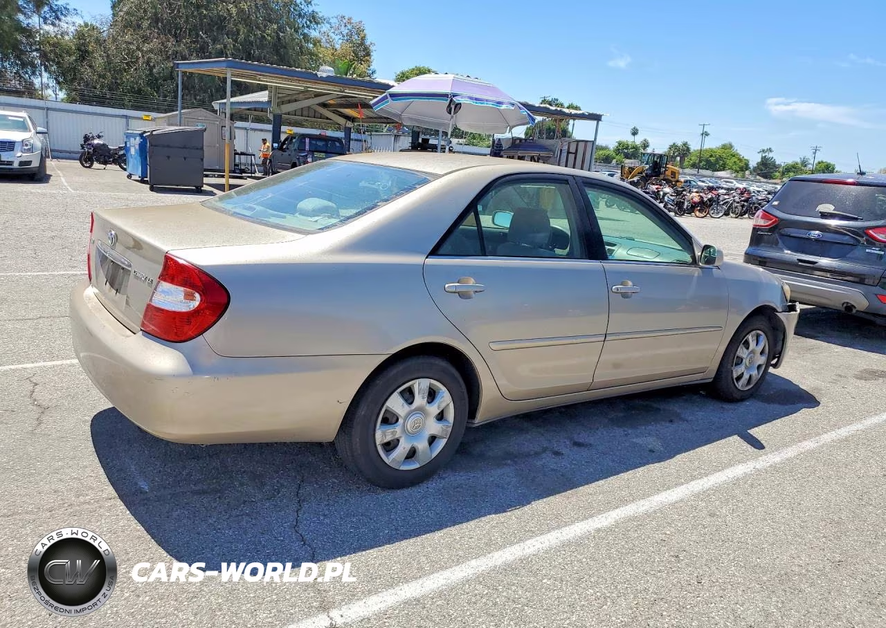 2004 Toyota Camry Le VIN:4T1BE32K04U809485 - 3