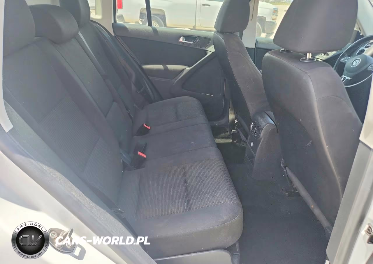 2015 Volkswagen Tiguan S VIN:WVGAV7AX1FW614549 - 11