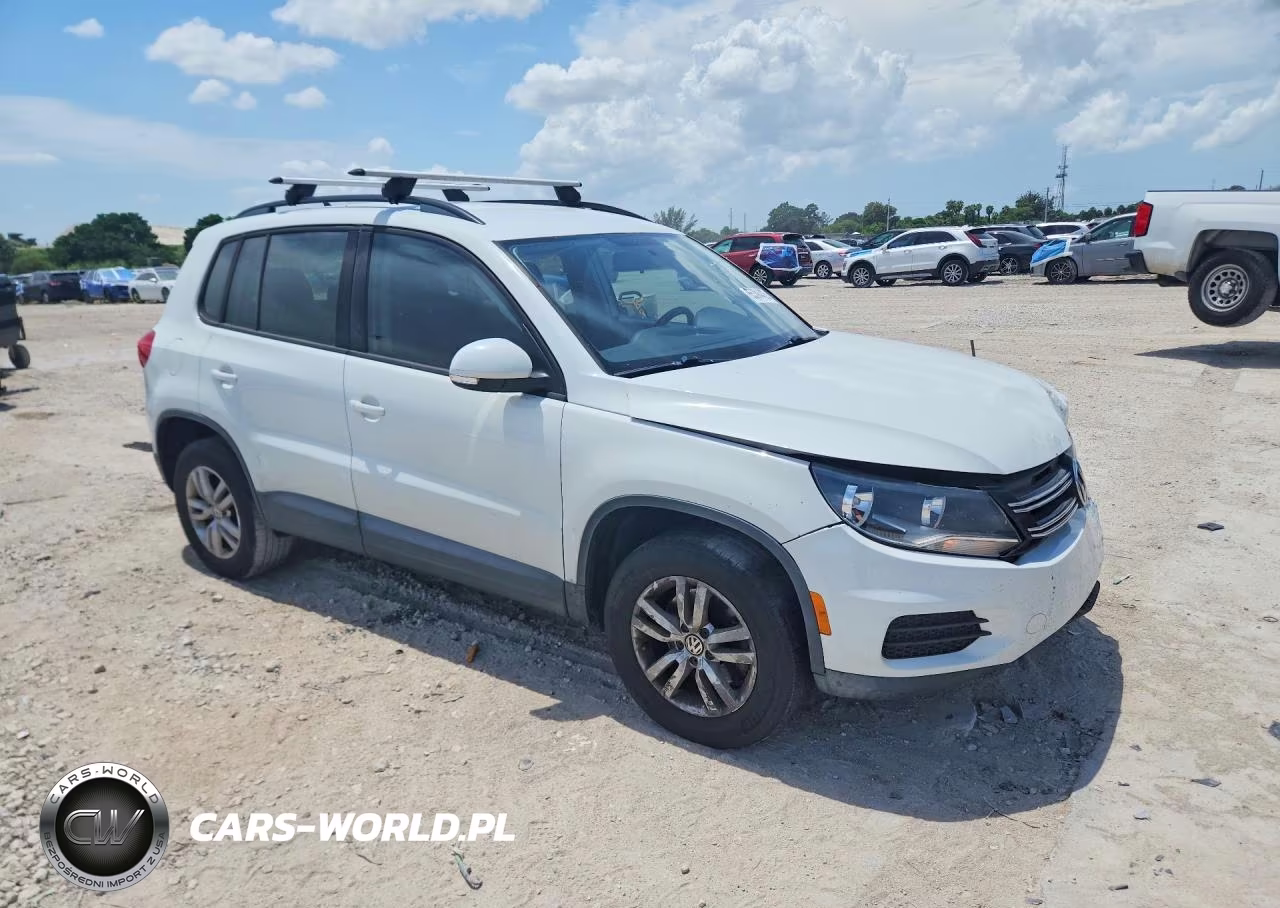 2015 Volkswagen Tiguan S VIN:WVGAV7AX1FW614549 - 4