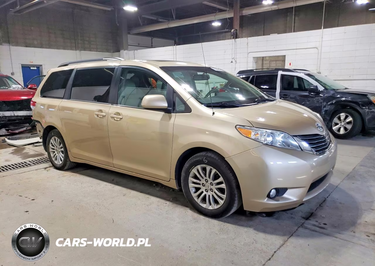 2011 Toyota Sienna Xle 8-Passenger VIN:5TDYK3DC0BS066471 - 4
