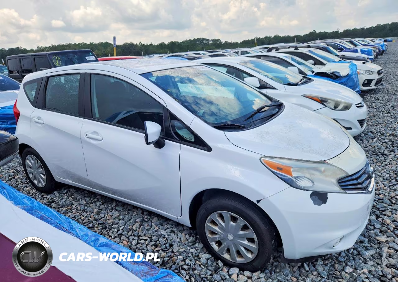2015 Nissan Versa Note S Plus VIN:3N1CE2CPXFL398822 - 4