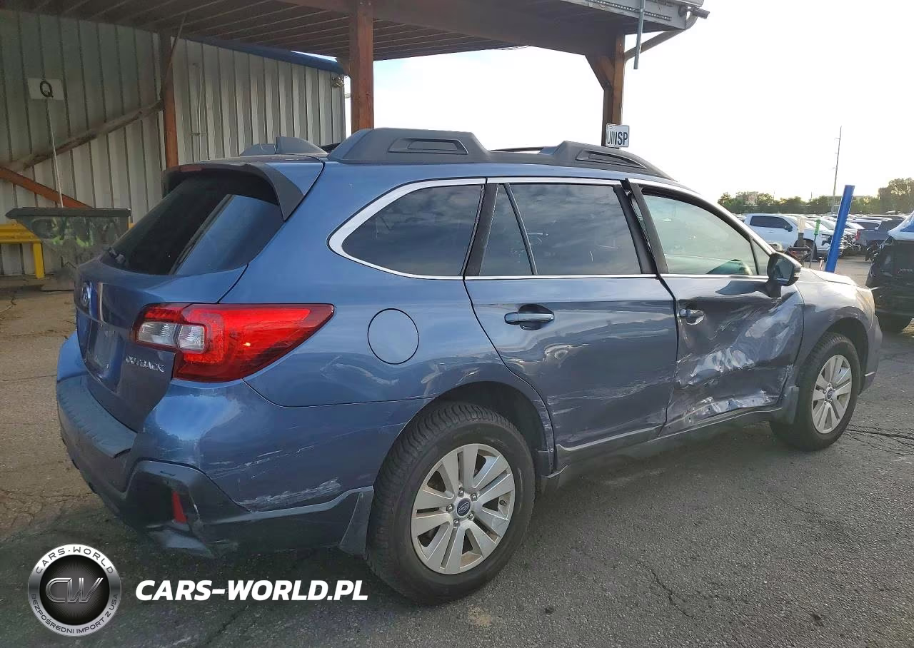 2018 Subaru Outback 2.5I Premium VIN:4S4BSAFC4J3247849 - 3