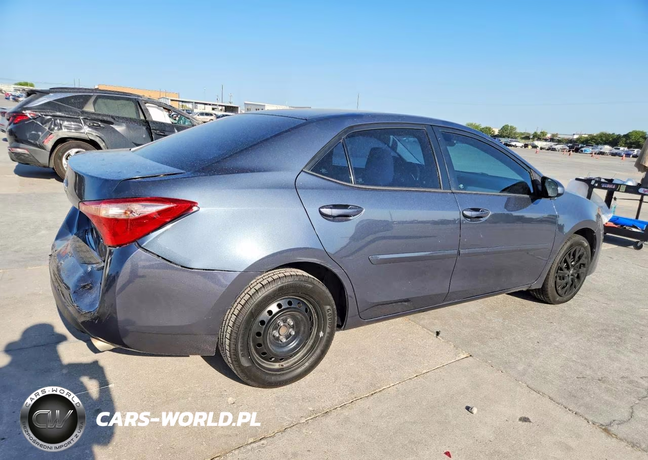 2017 Toyota Corolla Le VIN:2T1BURHE4HC868537 - 3