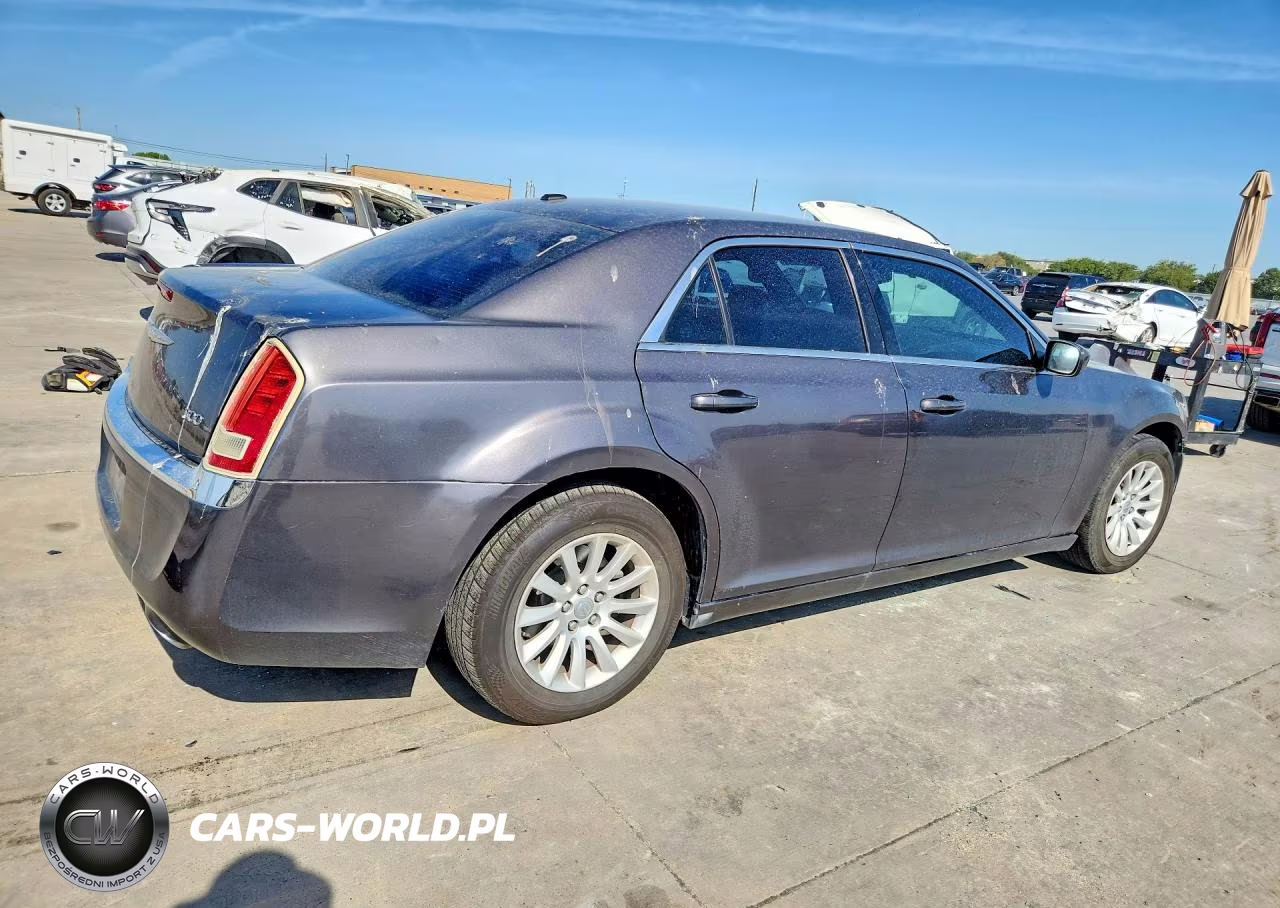 2013 Chrysler 300 VIN:2C3CCAAG9DH600429 - 3