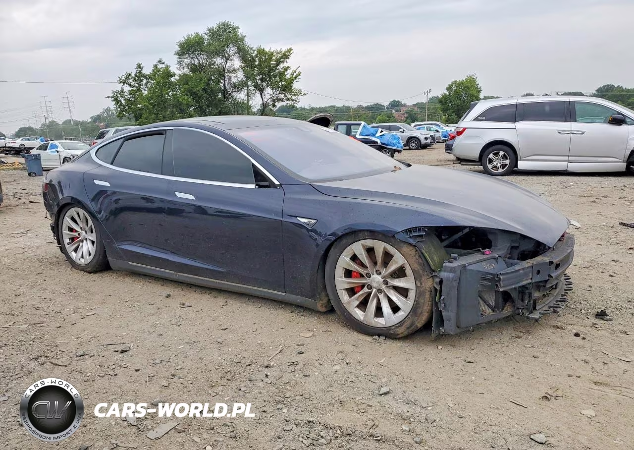 2015 Tesla Model S 85D VIN:5YJSA1H24FFP76207 - 4