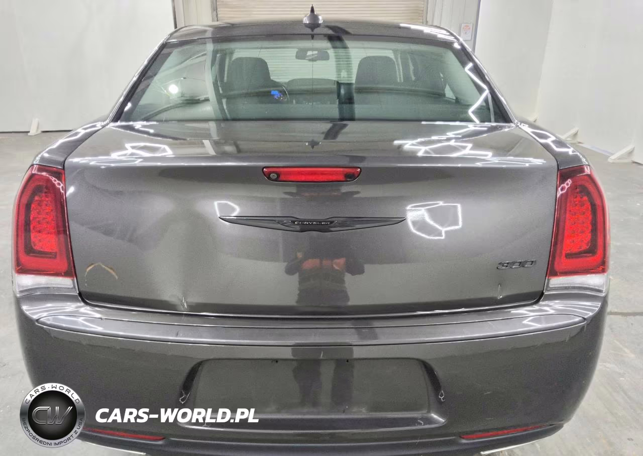 2021 Chrysler 300 Touring VIN:2C3CCAAG7MH538240 - 6