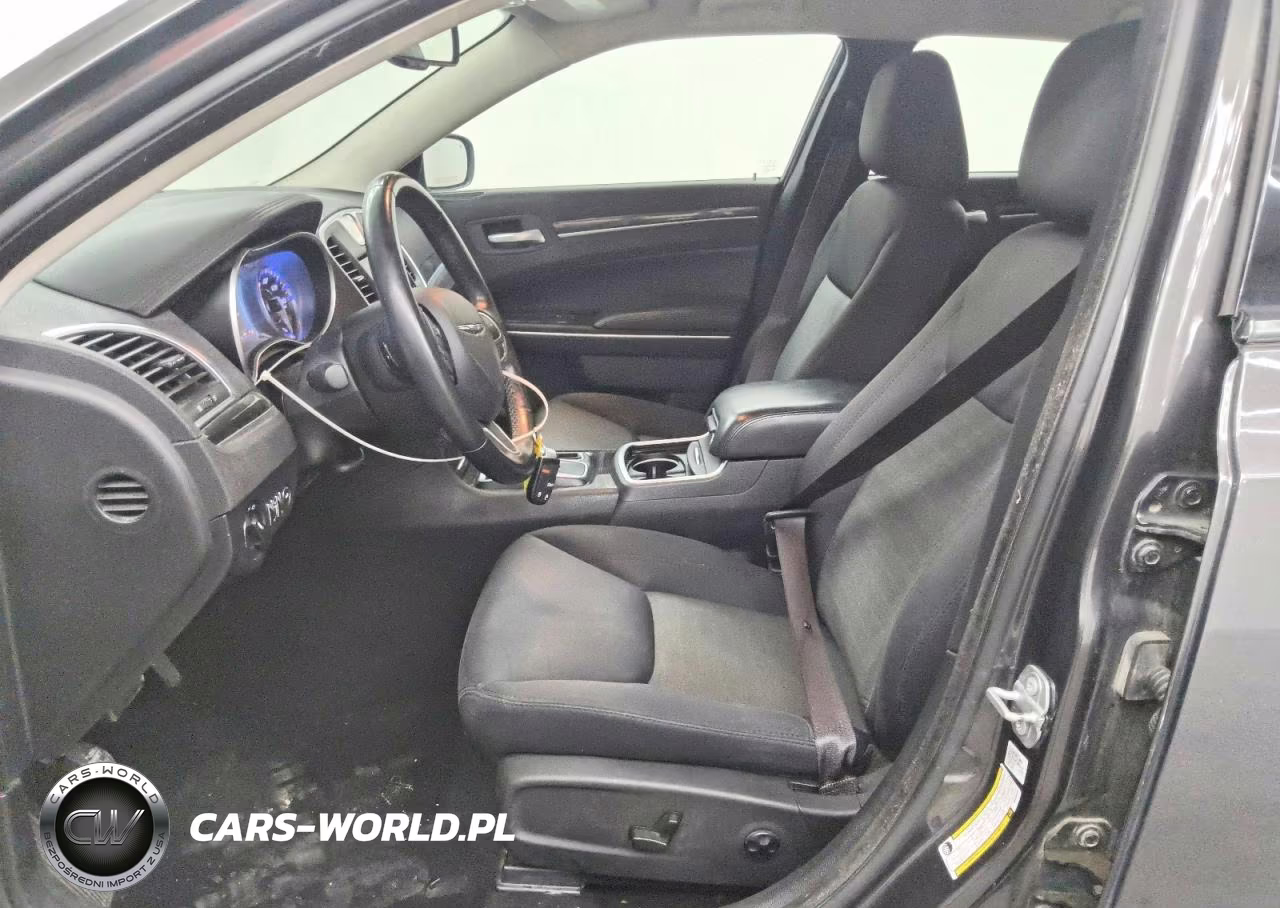 2021 Chrysler 300 Touring VIN:2C3CCAAG7MH538240 - 7