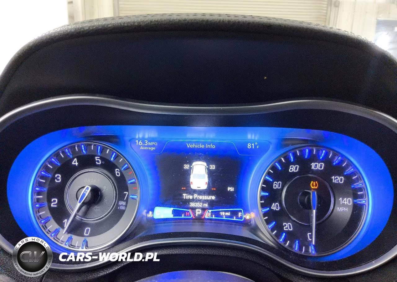 2021 Chrysler 300 Touring VIN:2C3CCAAG7MH538240 - 9