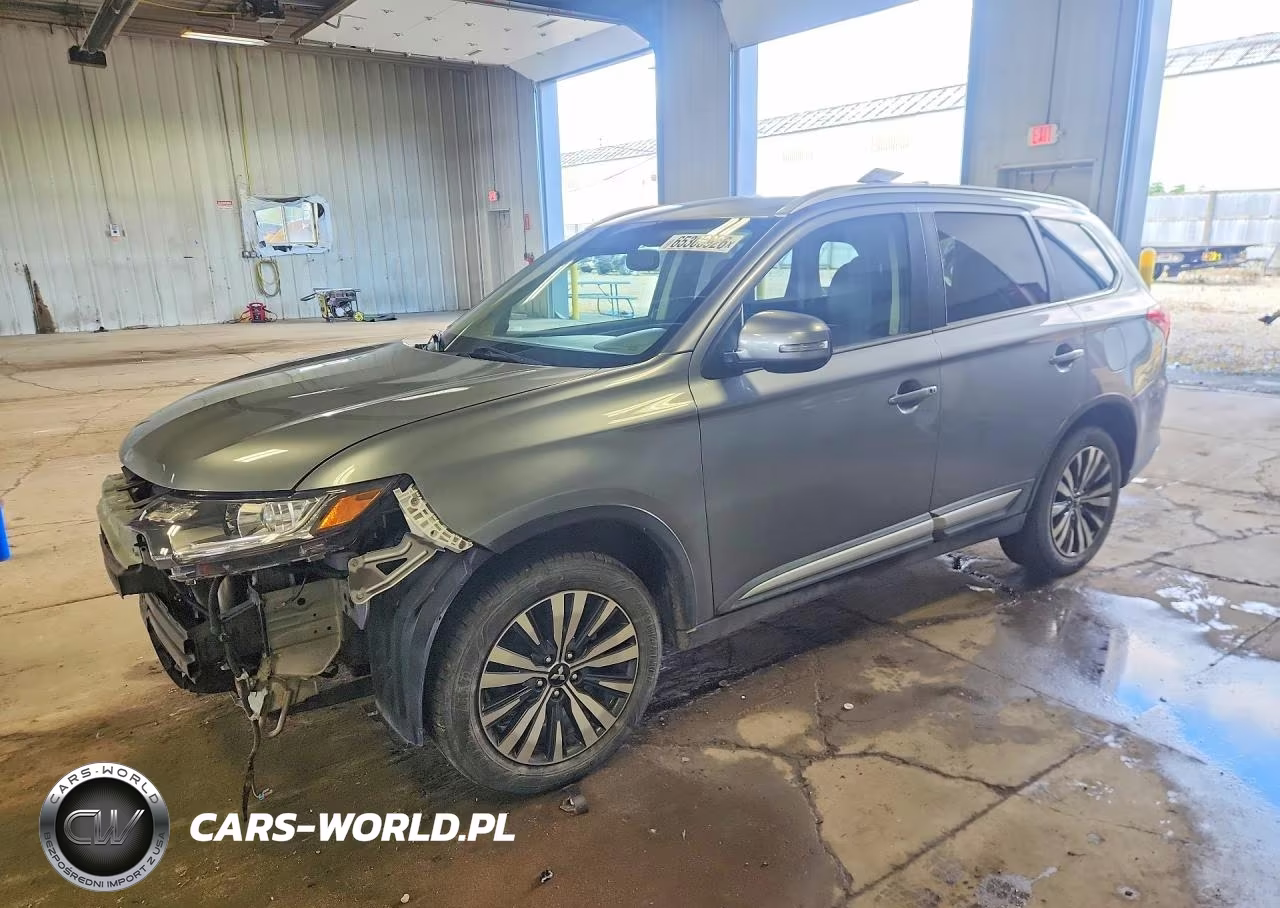 2020 Mitsubishi Outlander Se – zdjęcie 1 z 14