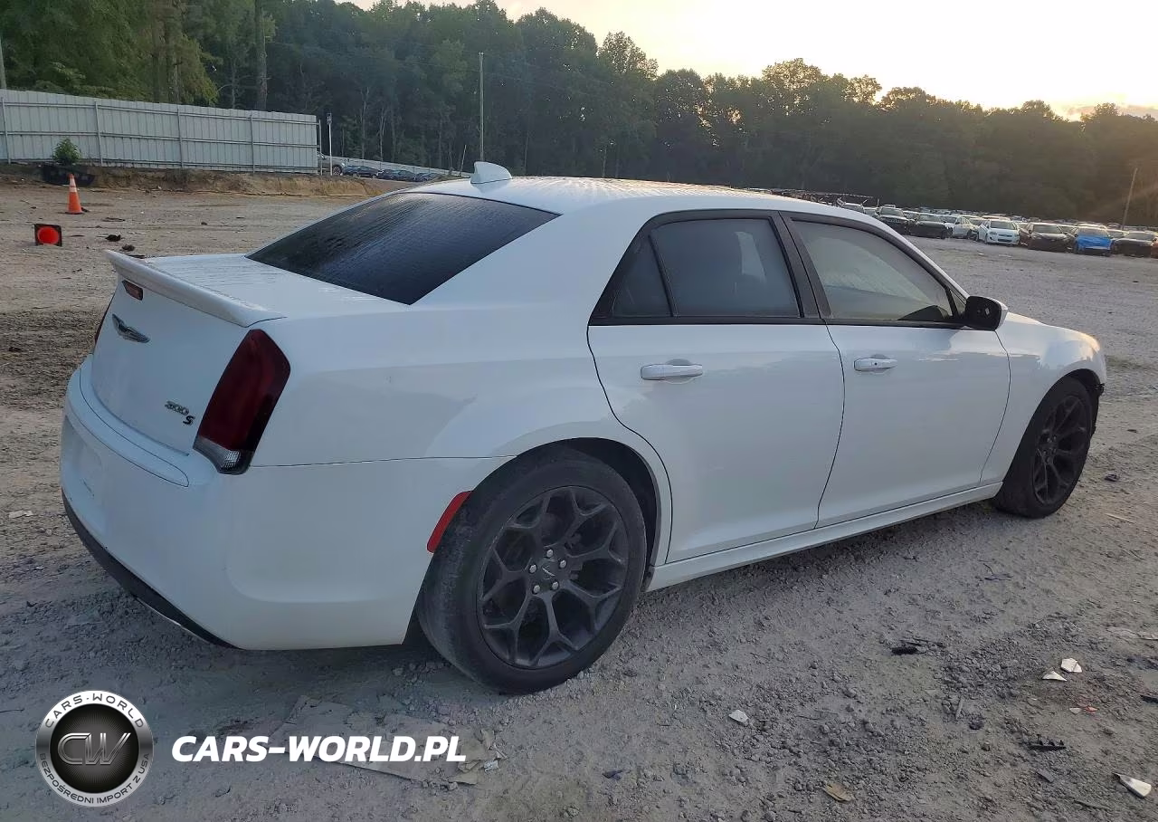 2020 Chrysler 300 S VIN:2C3CCABT8LH180656 - 3