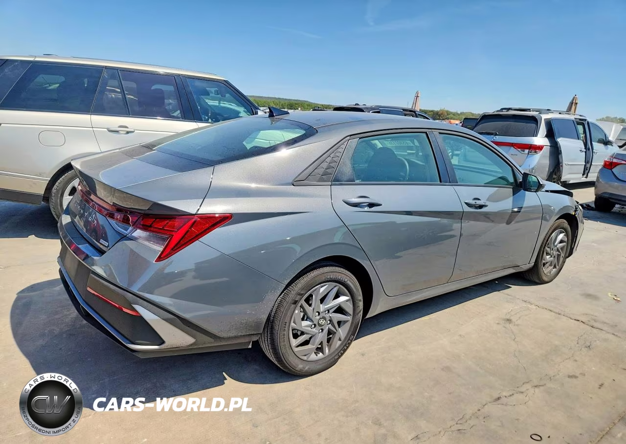 2026 Hyundai Elantra Hybrid Blue VIN:KMHLM4DJ3TU196813 - 3