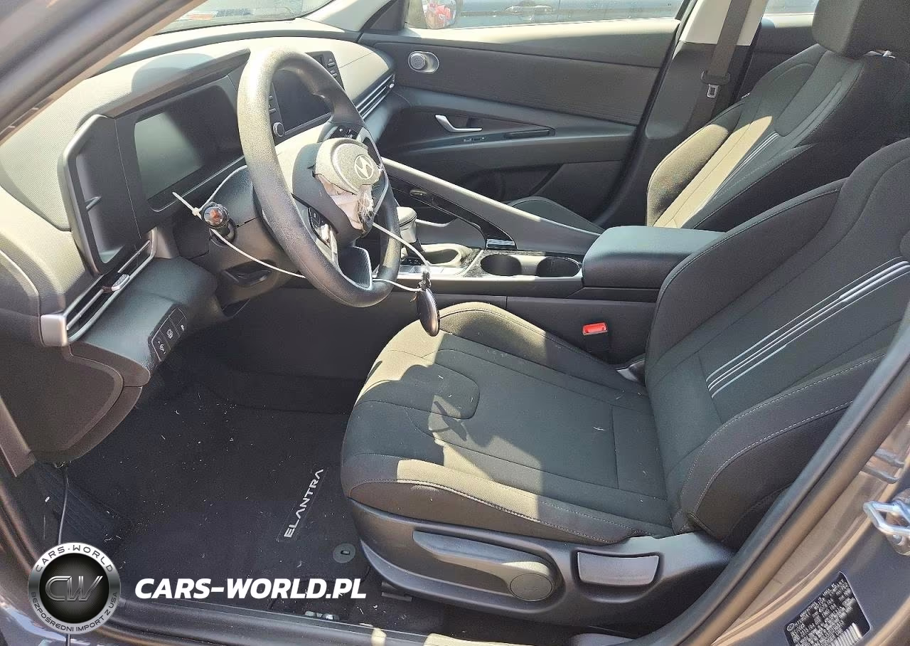 2026 Hyundai Elantra Hybrid Blue VIN:KMHLM4DJ3TU196813 - 7