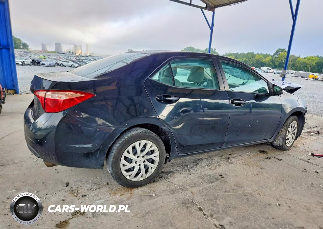2019 Toyota Corolla Le VIN:5YFBURHE1KP905454 - 3