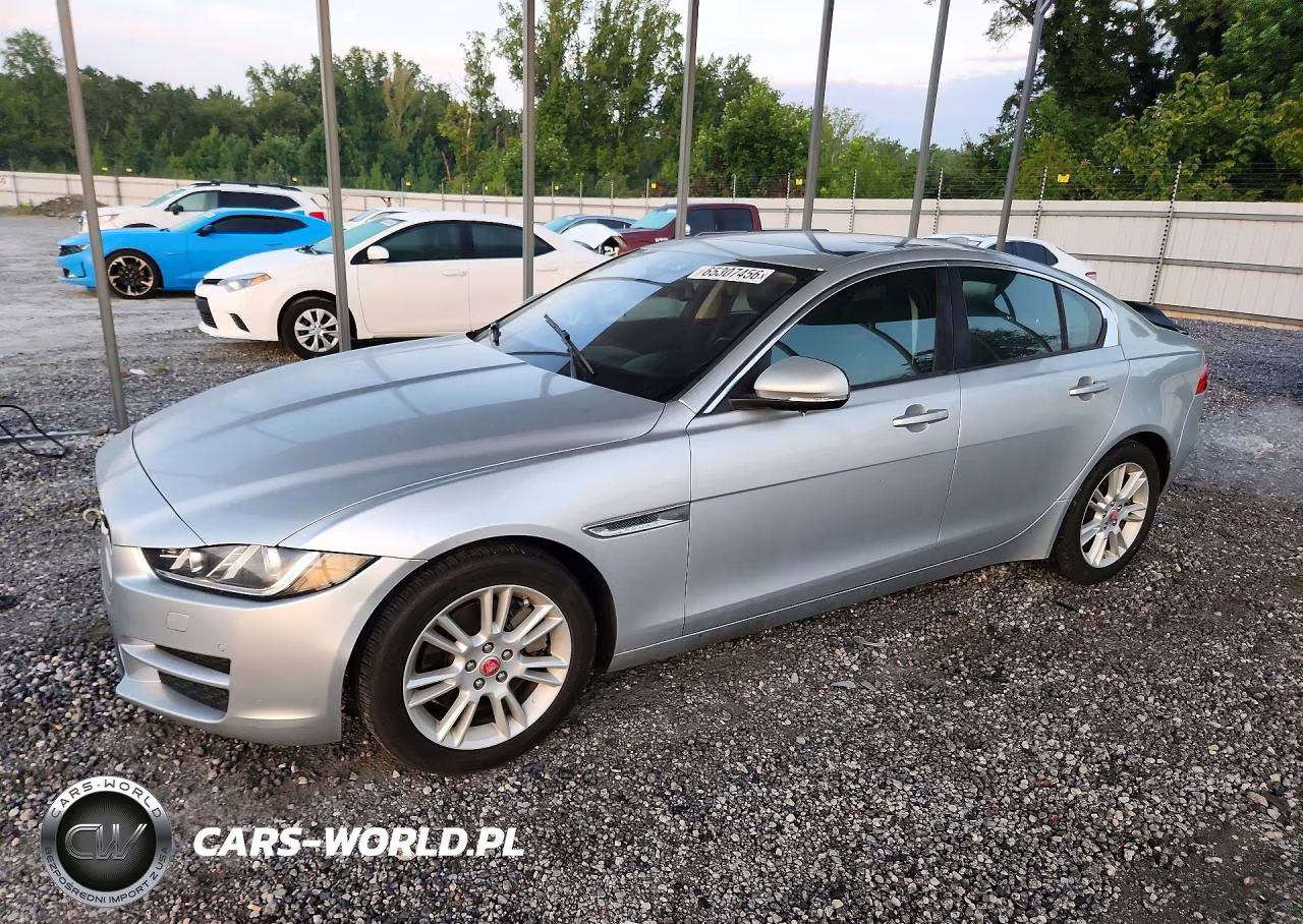 2018 Jaguar Xe Premium – zdjęcie 1 z 12
