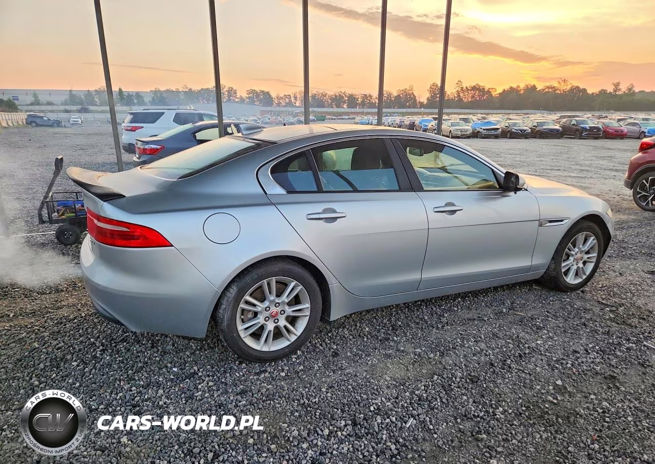 2018 Jaguar Xe Premium VIN:SAJAJ4FN2JCP24253 - 3