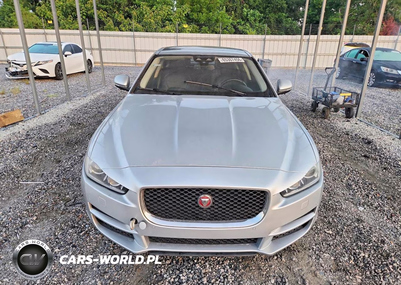 2018 Jaguar Xe Premium VIN:SAJAJ4FN2JCP24253 - 5