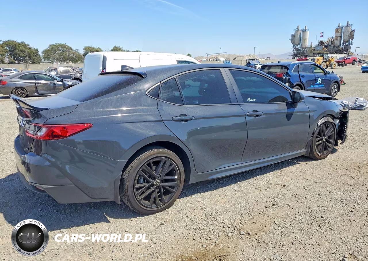 2026 Toyota Camry Se VIN:4T1DAACKXTU210681 - 3