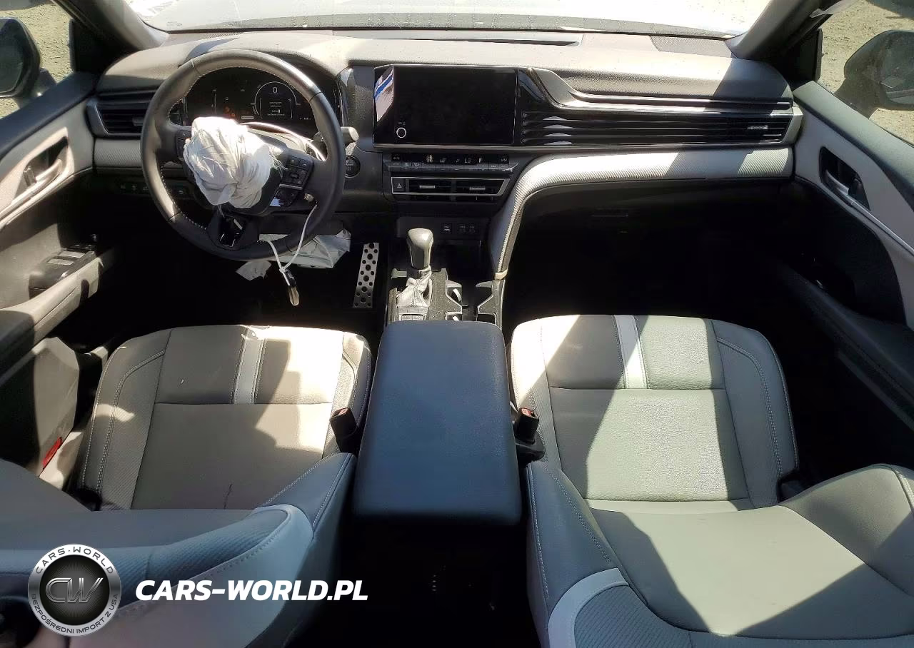2026 Toyota Camry Se VIN:4T1DAACKXTU210681 - 8